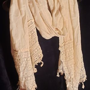 CR Cream Lace Scarf